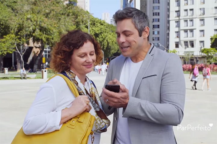 Luigi mostra o APP do ParPerfeito